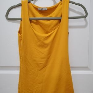 Yellow tanktop